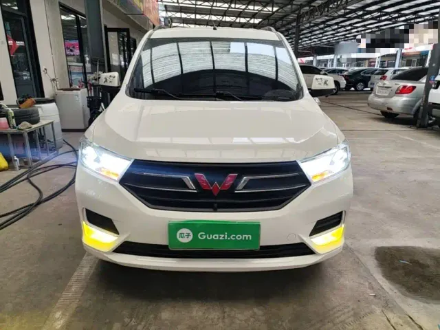 Wuling Hongguang — Фото автомобиля 2