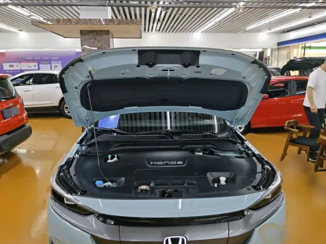 Honda e:NP1 — Фото автомобиля 19