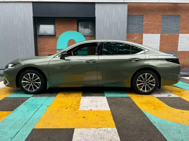 Lexus ES — Фото автомобиля 3