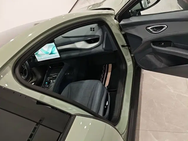 BYD Seal 06 GT — Фото автомобиля 8