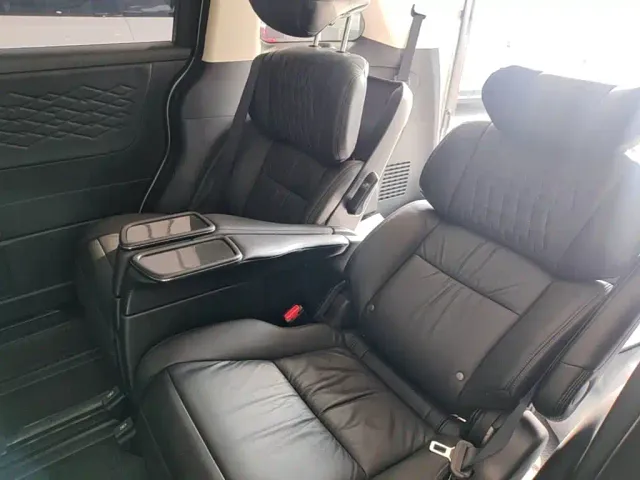 Honda Elysion — Фото автомобиля 16