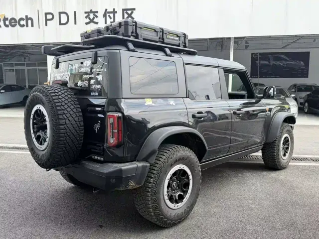 Ford Bronco — Фото автомобиля 11