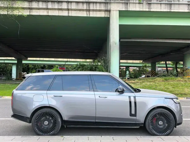 Land Rover Range Rover — Фото автомобиля 11