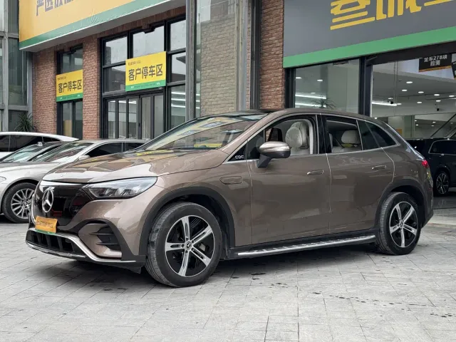 Mercedes-Benz EQE SUV — Фото автомобиля 4