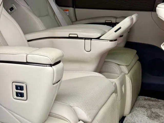 Toyota Alphard — Фото автомобиля 20