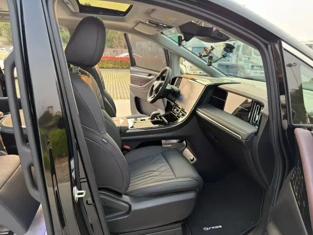 GAC Trumpchi M8 — Фото автомобиля 9