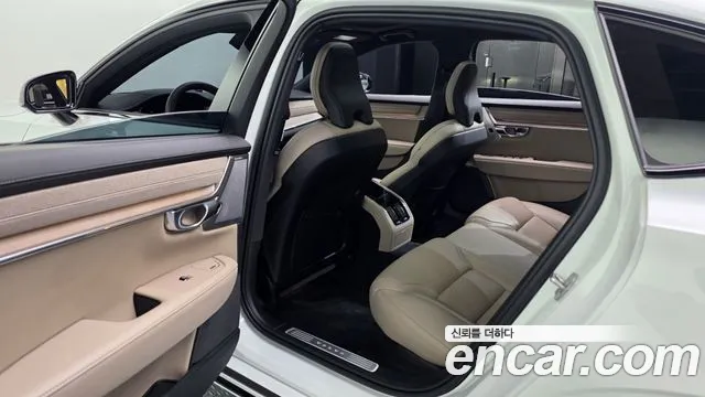 Volvo S90 — Фото автомобиля 26