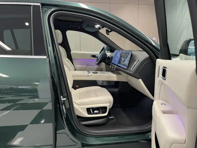 Li Auto L7 — Фото автомобиля 18