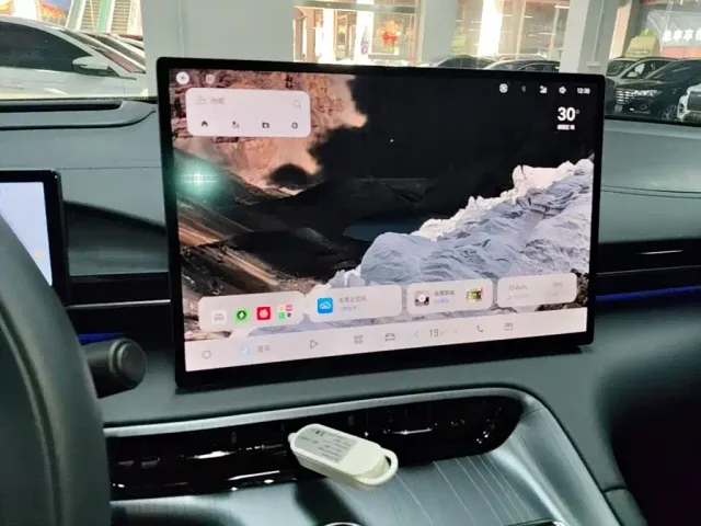 Geely Galaxy E5 — Фото автомобиля 12
