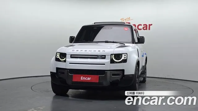 Land Rover Defender — Фото автомобиля 2