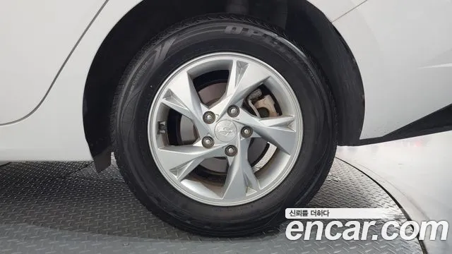 Hyundai Avante CN7 — Фото автомобиля 21