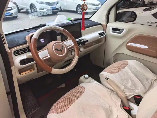 Wuling Hongguang Mini EV — Фото автомобиля 12