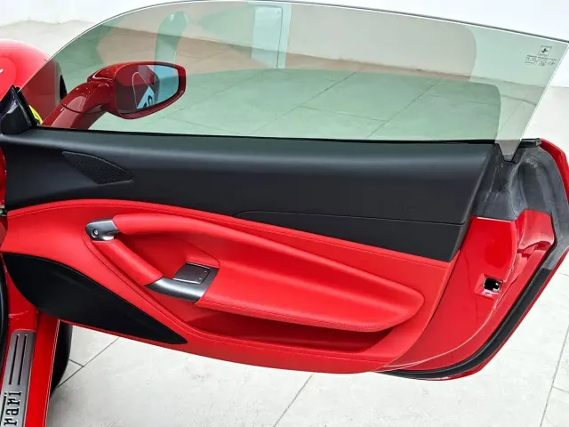 Ferrari F8 — Фото автомобиля 12
