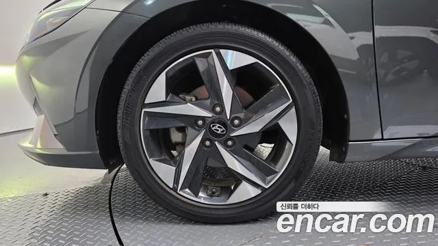 Hyundai AVANTE Avante (CN7) — Фото автомобиля 4