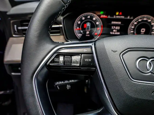 Audi Q6 — Фото автомобиля 15