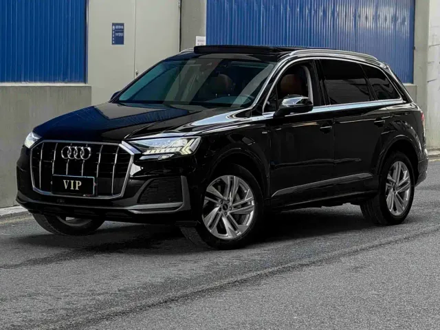 Фотография автомобиля — Audi Q7
