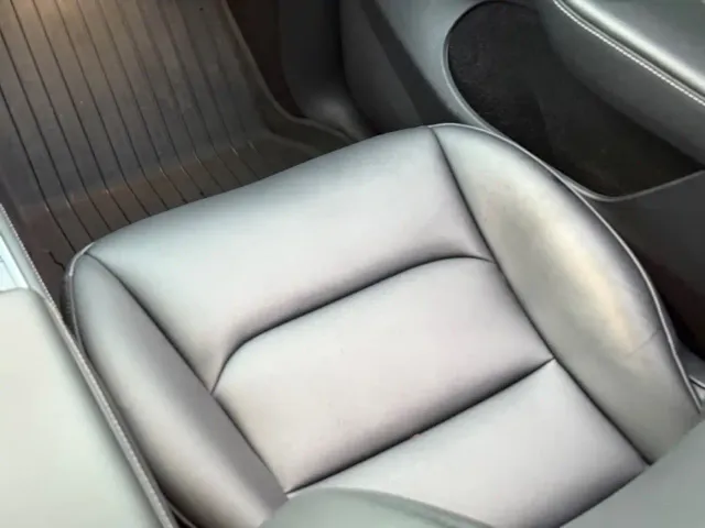 Tesla Model Y 2022 Facelift Rear-Wheel Drive Version — Фото автомобиля 12
