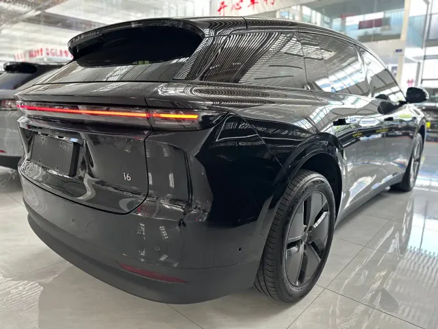 Li Auto i6 — Фото автомобиля 17