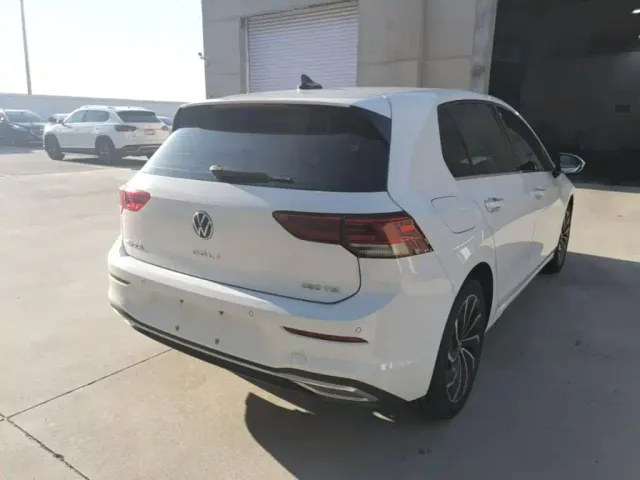 Volkswagen Golf — Фото автомобиля 6