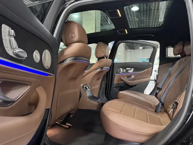 Mercedes-Benz E-Class — Фото автомобиля 5