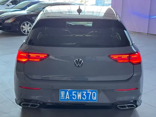 Volkswagen Golf — Фото автомобиля 5