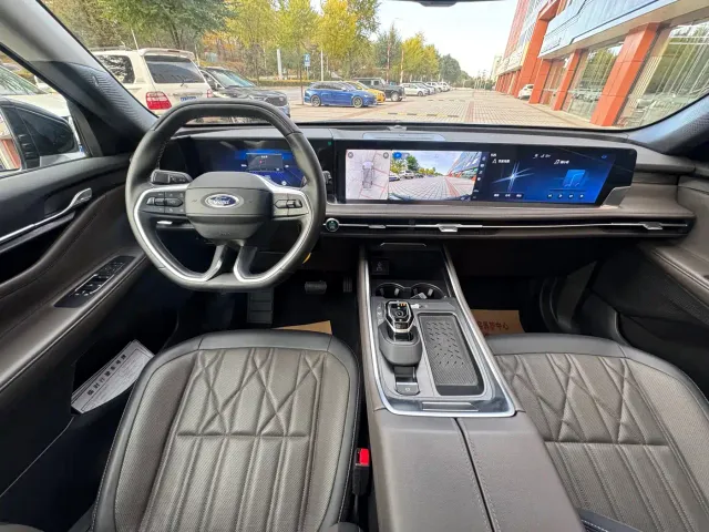 Ford Edge — Фото автомобиля 12