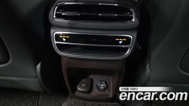 Genesis GV80 — Фото автомобиля 25