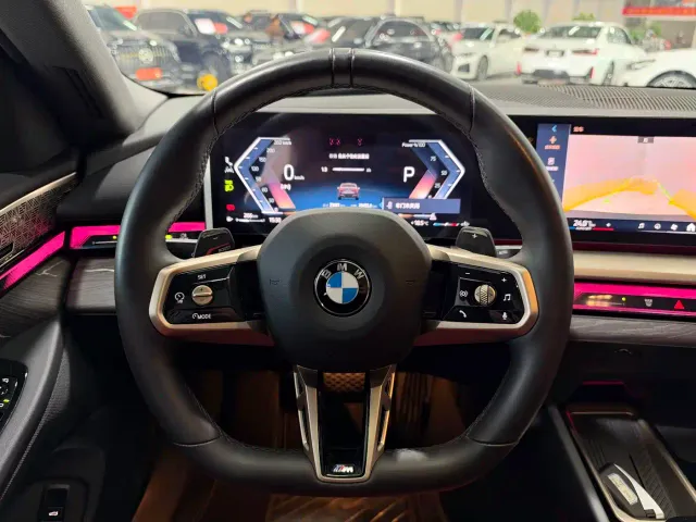 BMW 5 Series — Фото автомобиля 9
