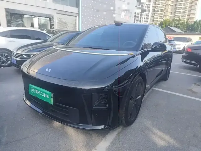 Фотография автомобиля — Li Auto i6