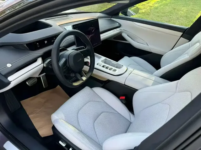 Xiaomi SU7 — Фото автомобиля 4