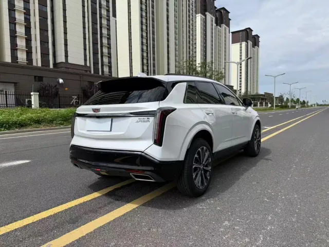 Cadillac XT5 — Фото автомобиля 13
