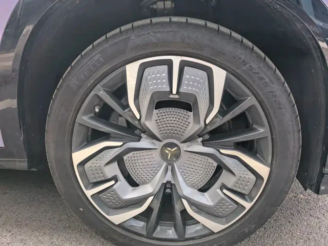 Hongqi Tian Gong 08 — Фото автомобиля 4