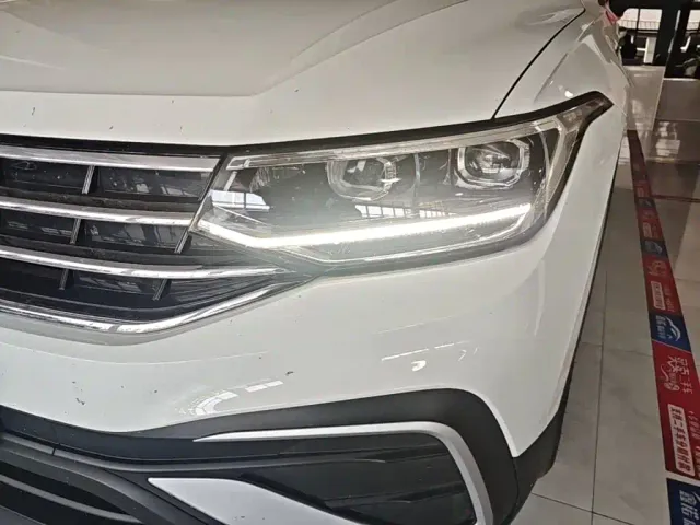 Volkswagen Tiguan L — Фото автомобиля 23