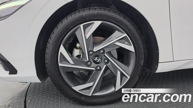 Hyundai Avante CN7 — Фото автомобиля 5