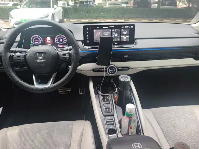 Honda Accord — Фото автомобиля 11