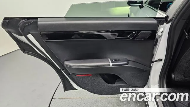 Hyundai Grandeur Grandeur (GN7) 3.5 LPG 2WD (Такси) — Фото автомобиля 25