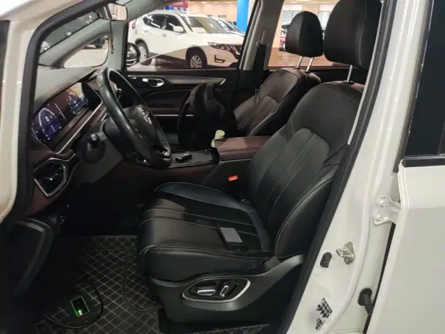 GAC Trumpchi M6 — Фото автомобиля 14
