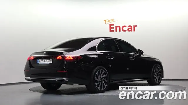 Mercedes-Benz E-Class W214 — Фото автомобиля 2