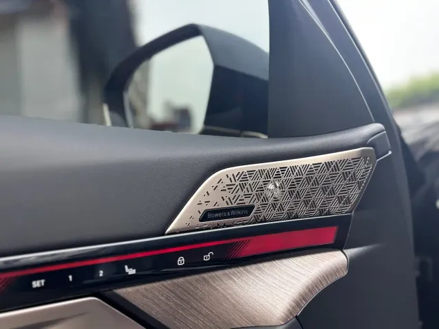 BMW 5 Series — Фото автомобиля 13