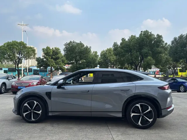 BYD Song L EV — Фото автомобиля 8