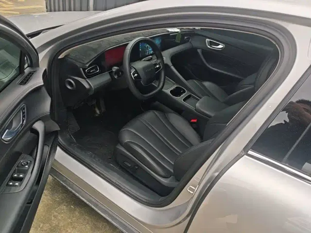 Roewe D7 — Фото автомобиля 15