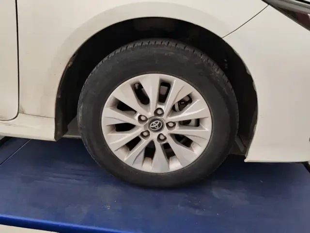 Toyota Corolla — Фото автомобиля 6