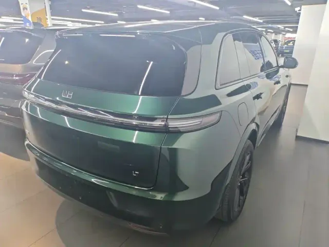 Li Auto L7 — Фото автомобиля 4