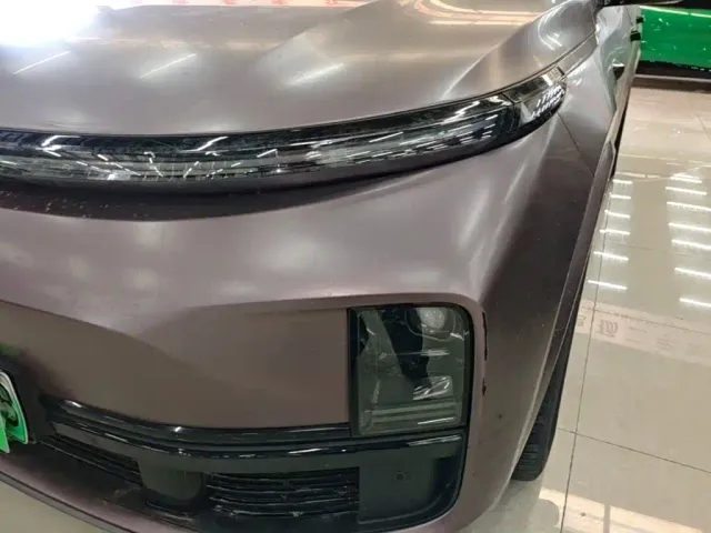 Li Auto L8 — Фото автомобиля 23