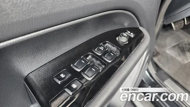 KG_Mobility_Ssangyong Rexton Новый Rexton Sport Khan Дизель 2.2 4WD — Фото автомобиля 26