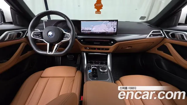 BMW i4 — Фото автомобиля 7