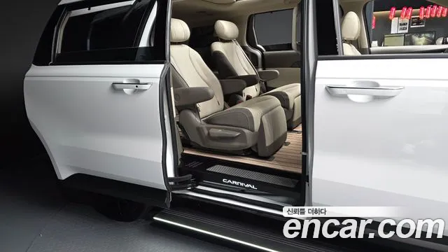 Kia Carnival Generation 4 — Фото автомобиля 25