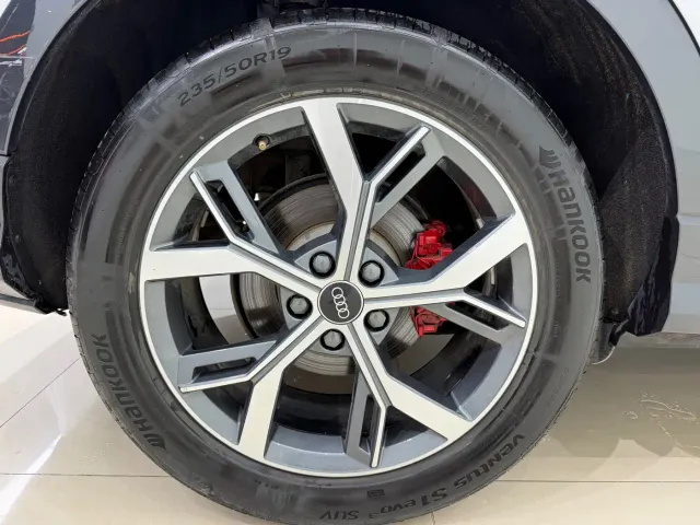 Audi Q3 — Фото автомобиля 12