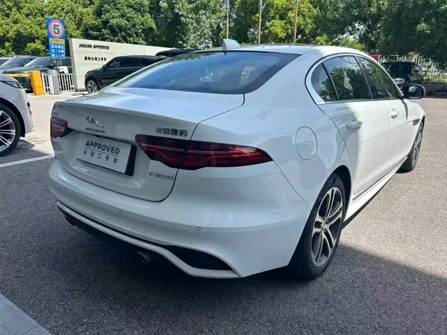 Jaguar XEL — Фото автомобиля 7