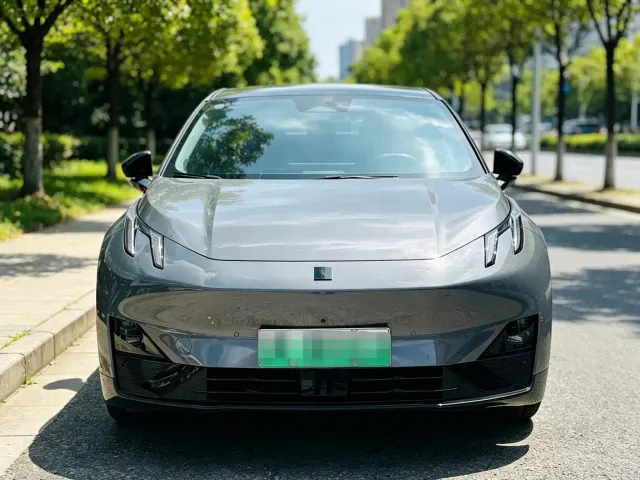 Lynk & Co Z20 — Фото автомобиля 2